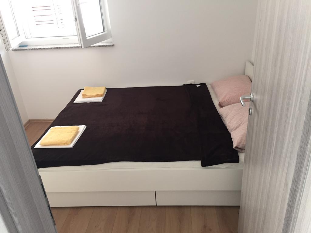 House With Sea View Apartment Драге Екстериор снимка